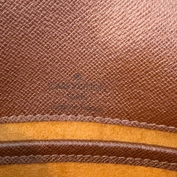 Louis Vuitton Monogram vintage shoulder Bag as shown - Picture 12 of 13